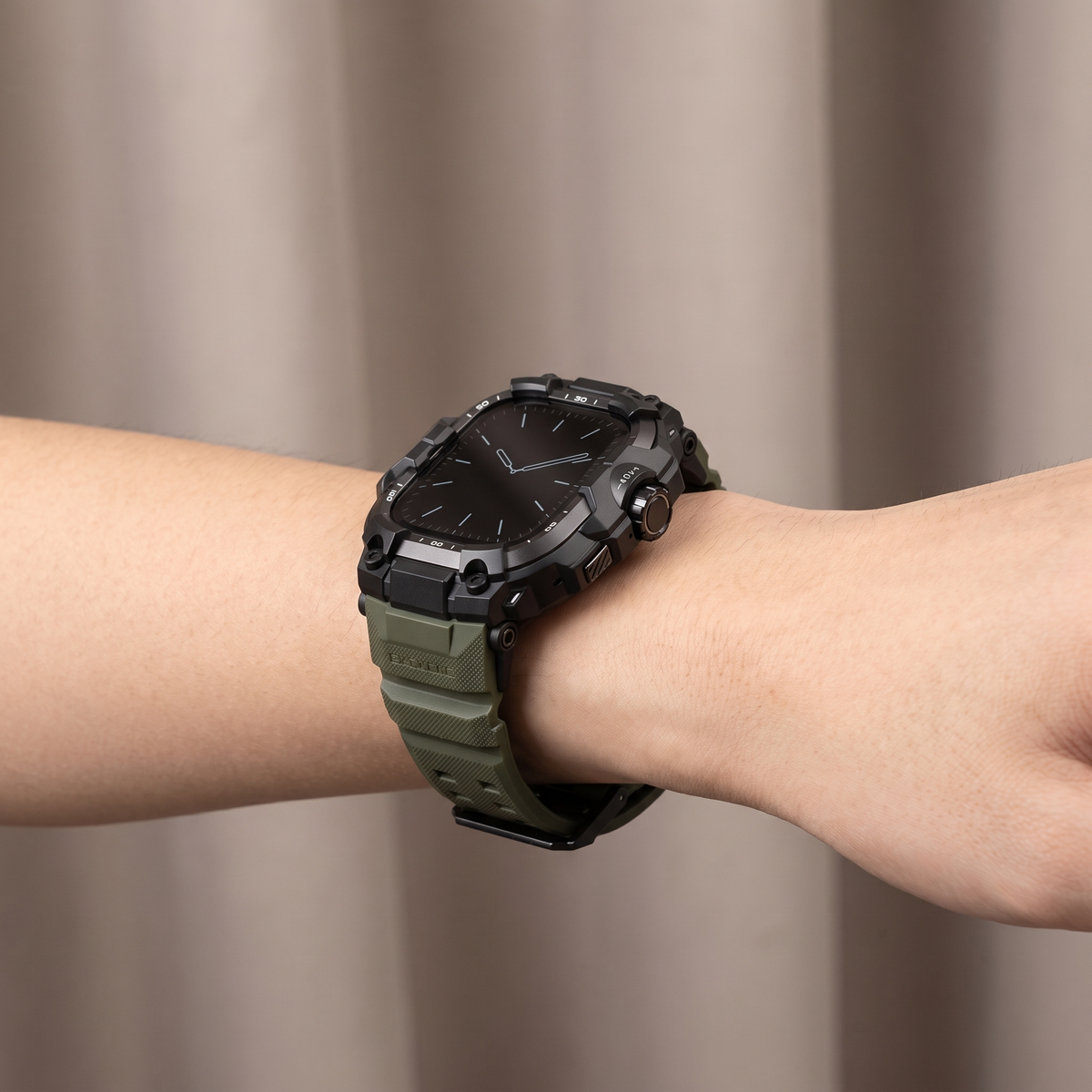TIC-CI-014 wrist 03