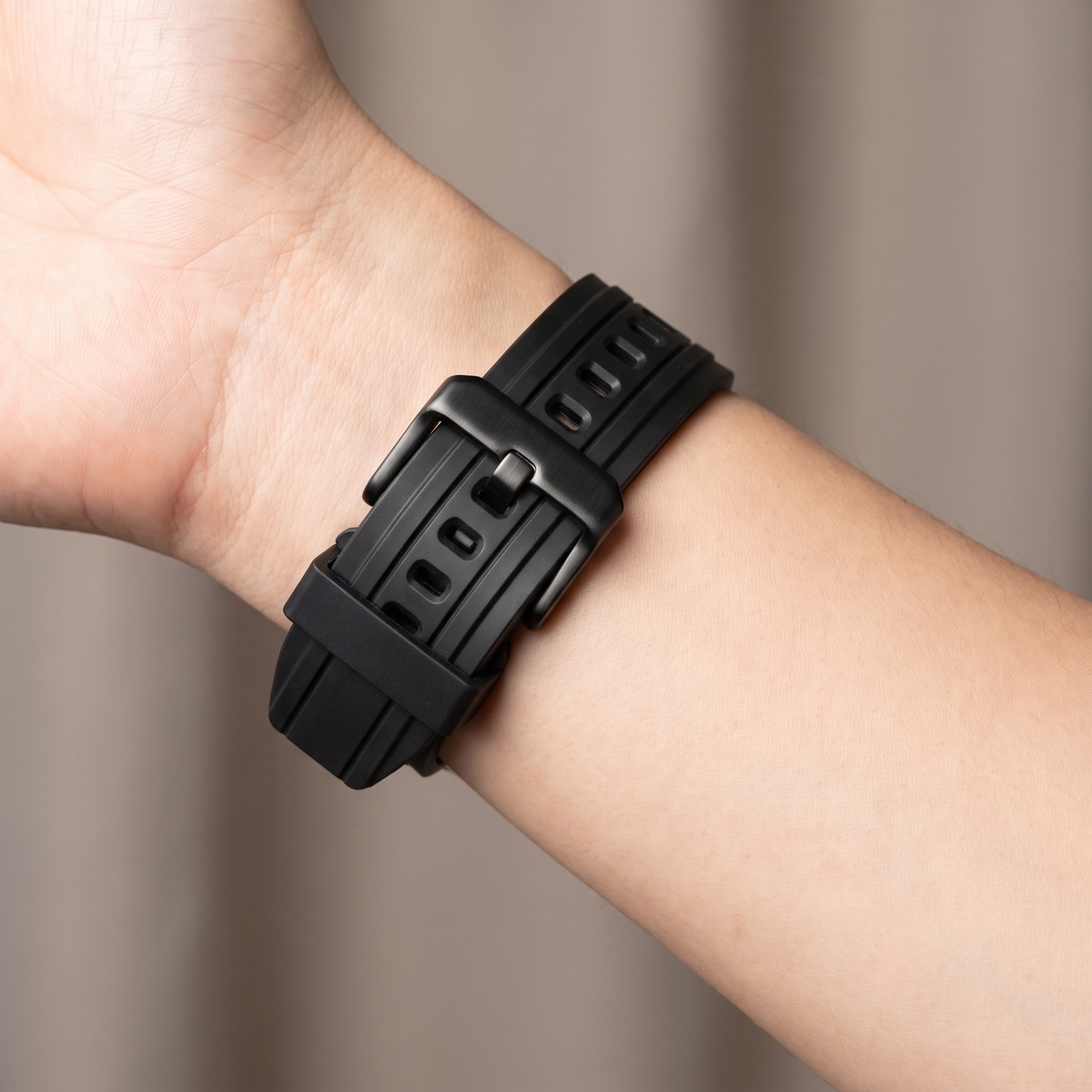 TIC-CI-018 wrist 04