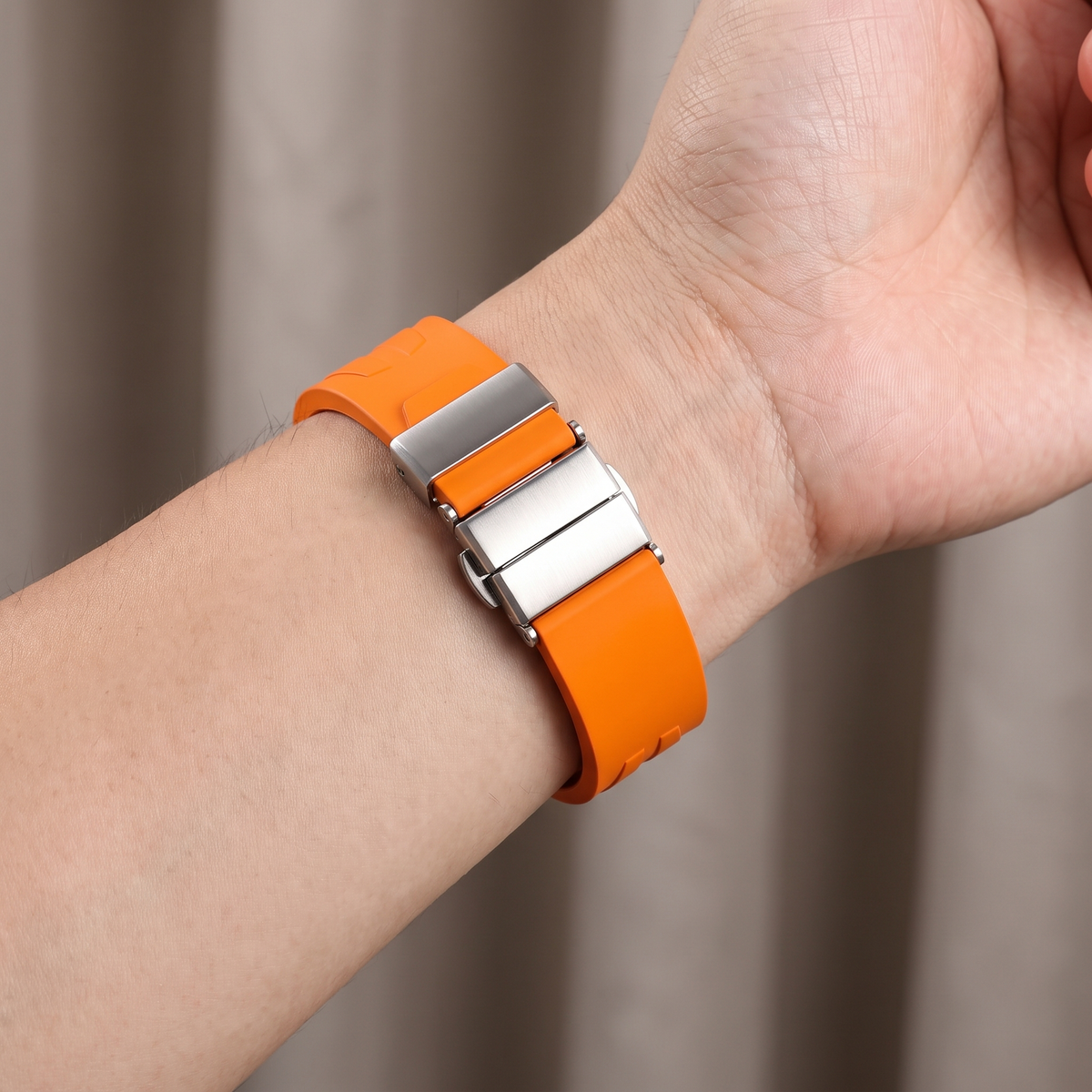 TIC-CI-035 wrist 04 clasp